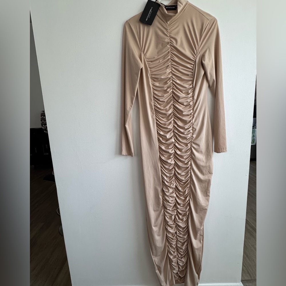 PrettyLittleThing Long Sleeve Ruched Dress in Beige